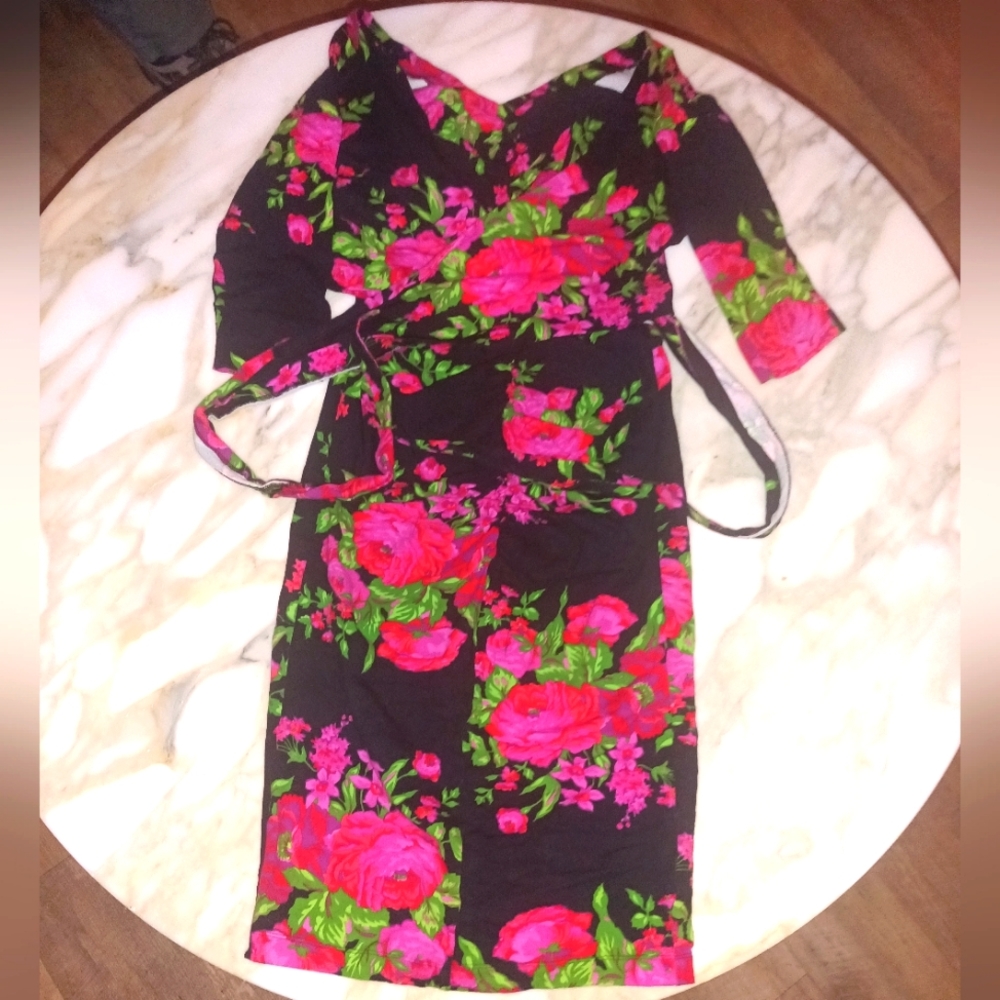 Betsey Johnson Pink and Black Sheath Dress V-Neck 3/4 Sleeve